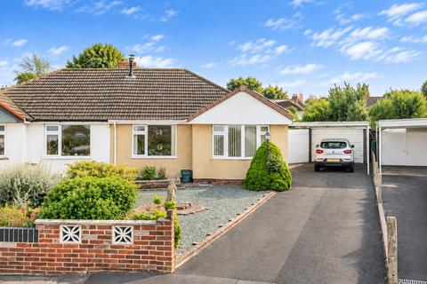 2 bedroom bungalow for sale, Parkwood Crescent, Hucclecote, Gloucester, Gloucestershire, GL3