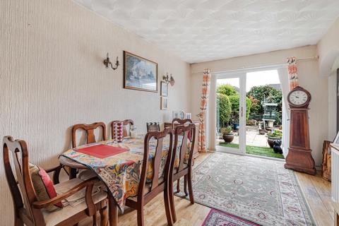 2 bedroom bungalow for sale, Parkwood Crescent, Hucclecote, Gloucester, Gloucestershire, GL3