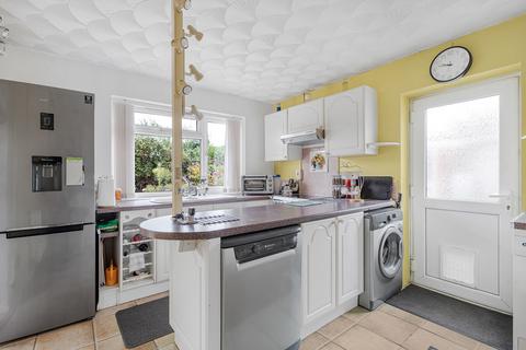 2 bedroom bungalow for sale, Parkwood Crescent, Hucclecote, Gloucester, Gloucestershire, GL3