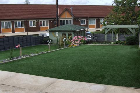 3 bedroom house to rent, Victoria Street, Newton, SK14