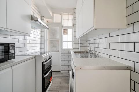 2 bedroom flat to rent, Queensway London W2