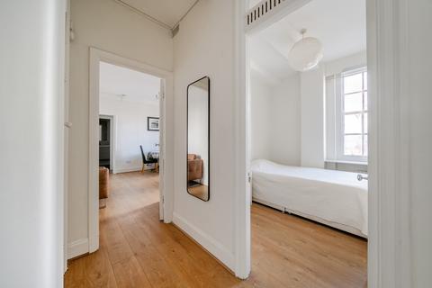 2 bedroom flat to rent, Queensway London W2