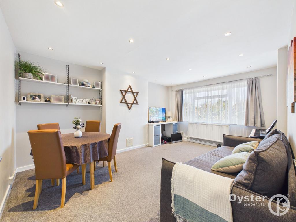 Apartment in London, Stanmore - View 3