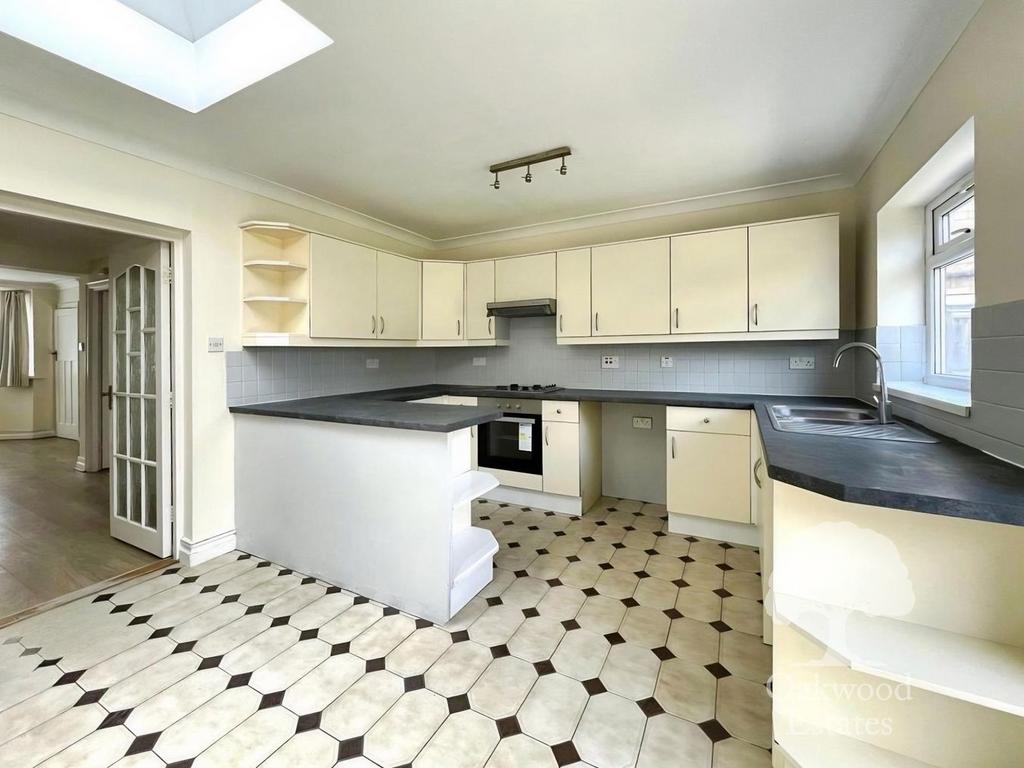 House in Denham Green, Denham - View 4