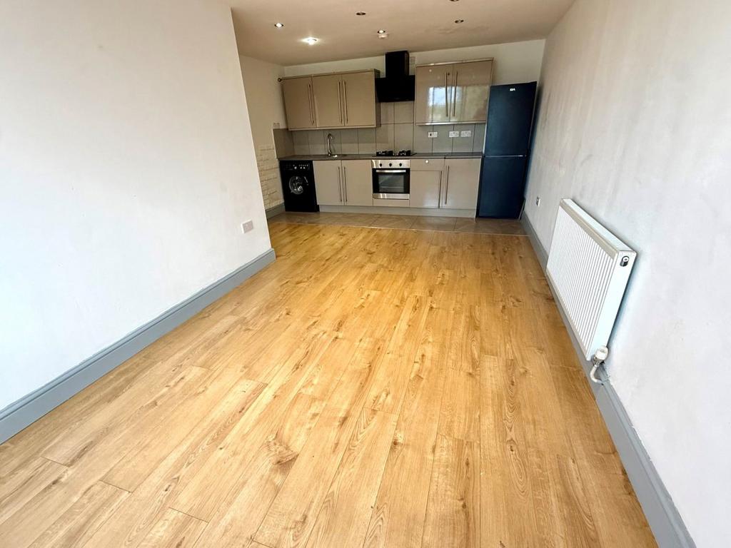 Apartment in Barnet - View 2