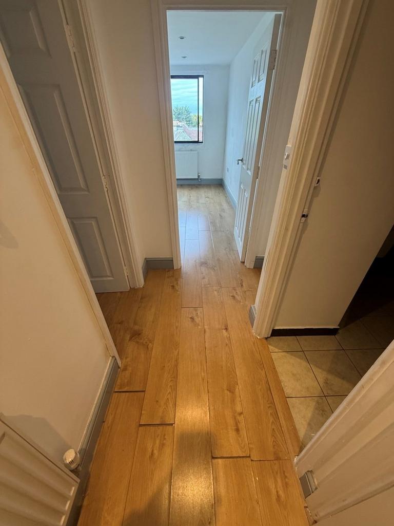 Apartment in Barnet - View 3