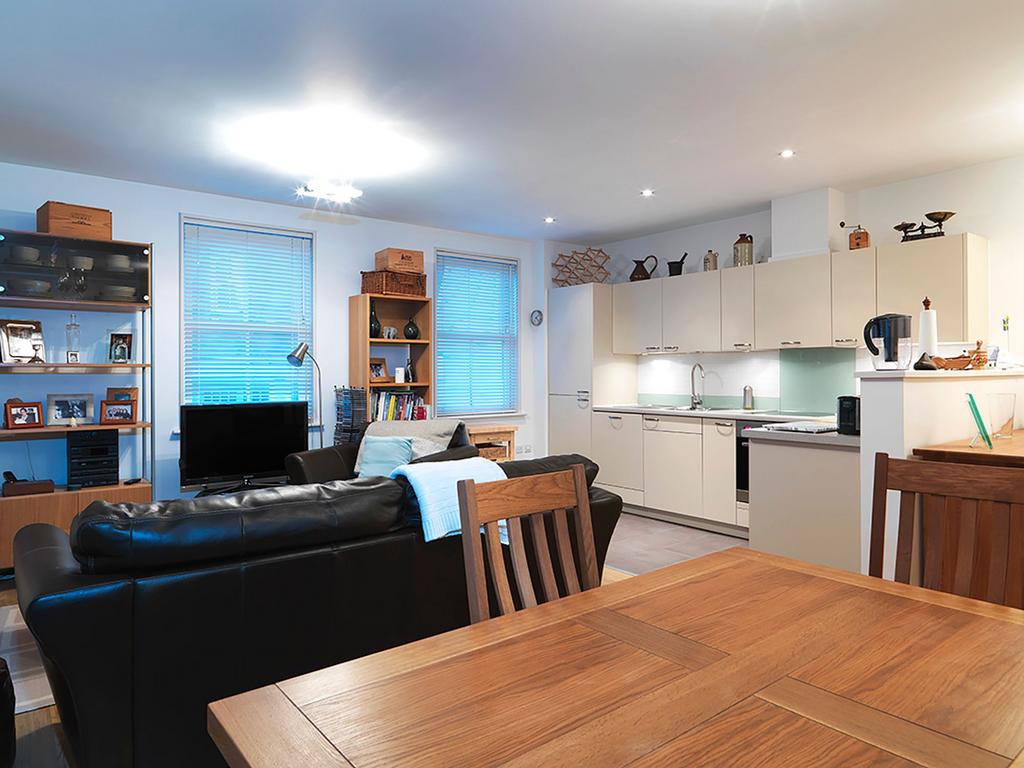House in Worcester Park - View 3