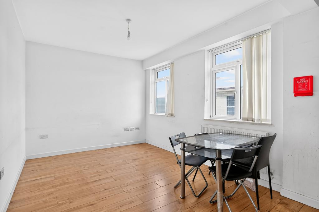 Apartment in London - View 3