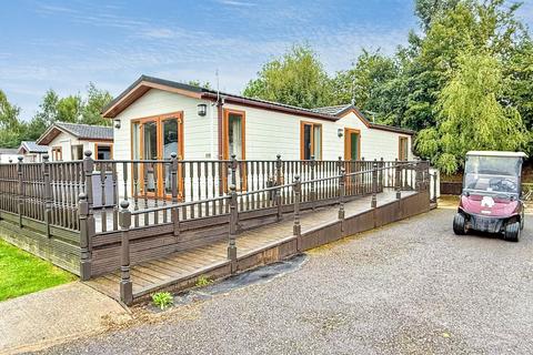 2 bedroom detached house for sale, Carnoustie Court, Kirkgate, PE13