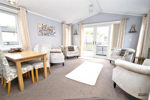2 bedroom detached house for sale, Carnoustie Court, Kirkgate, PE13