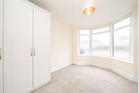 undefined, Kingston Road, Kingston Upon Thames KT1