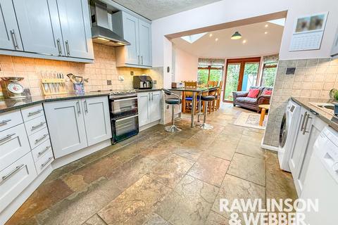 4 bedroom terraced house for sale, Kings Chase, East Molesey KT8