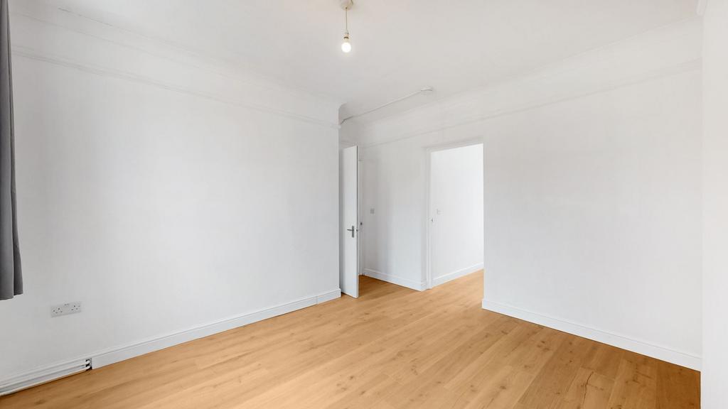 Apartment in London - View 3