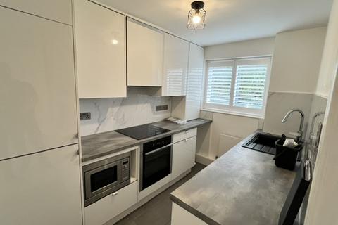 2 bedroom apartment to rent, Caroline Close, London N10