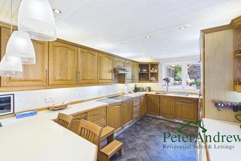 3 bedroom end of terrace house for sale, Mulberry Way, London