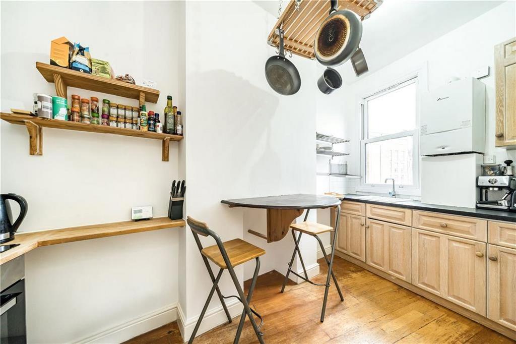 Apartment in London - View 3
