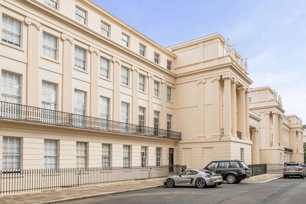 Apartment in London - View 3