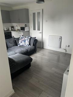 1 bedroom maisonette to rent, Bader Gardens, Slough
