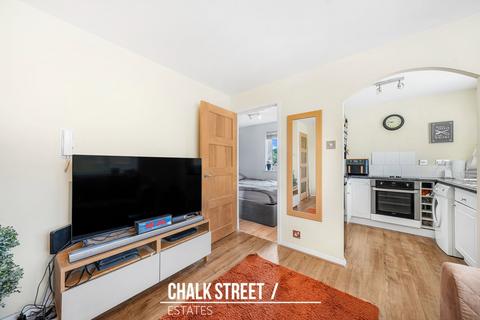 1 bedroom flat for sale, Naunton Way, Hornchurch, RM12