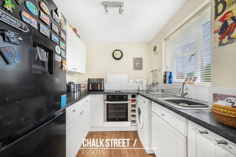 1 bedroom flat for sale, Naunton Way, Hornchurch, RM12