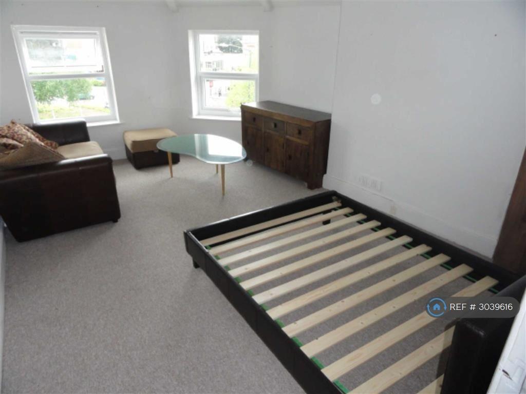 Apartment in Bournemouth - View 2