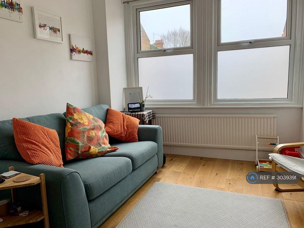 Apartment in London - View 2