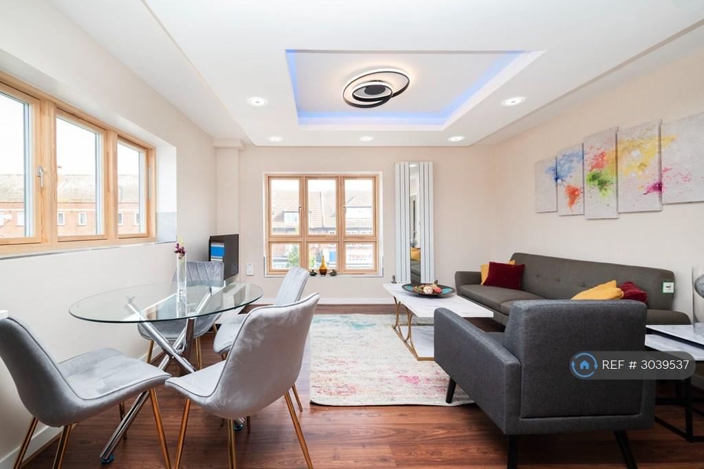 Apartment in Dagenham - View 2