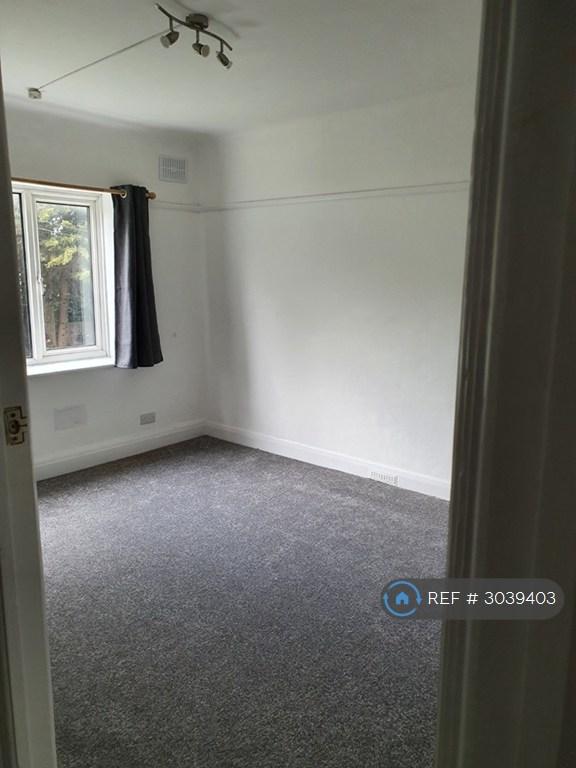 Apartment in Osterley - View 4