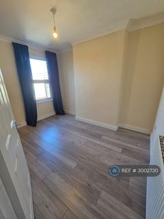 3 bedroom terraced house to rent, Beresford Road, Gravesend, DA11