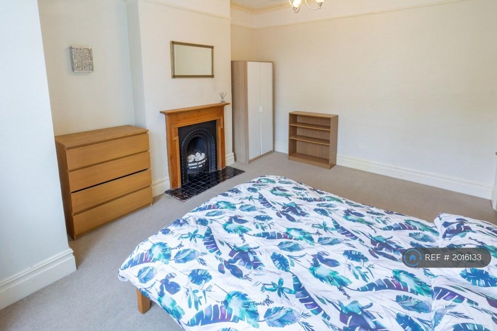 Apartment in London - View 3