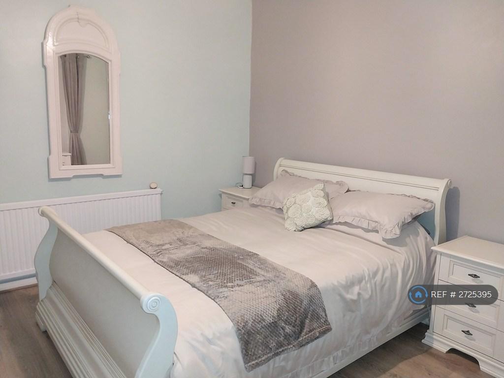 House in Surbiton - View 3