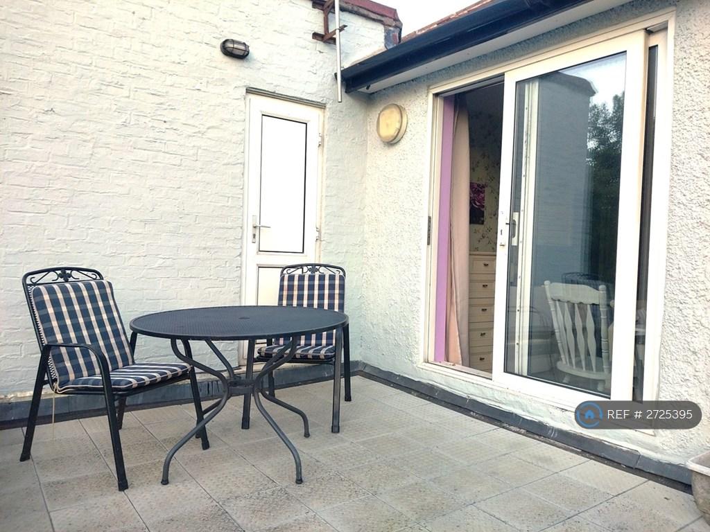 House in Surbiton - View 5