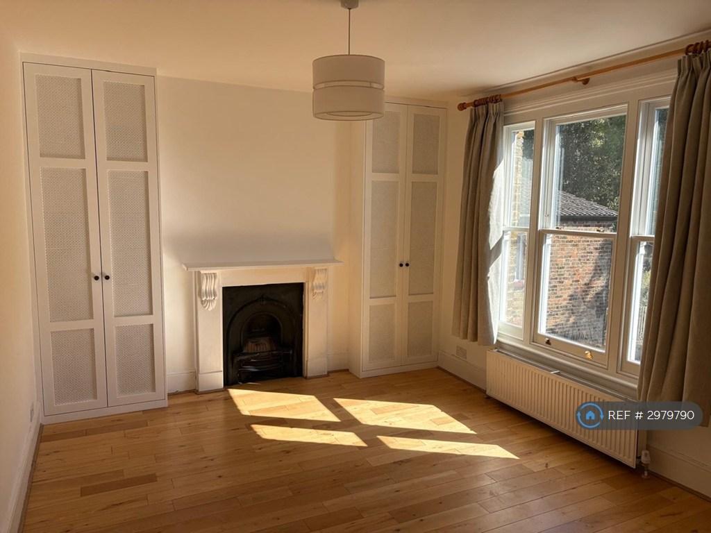 Apartment in London - View 2