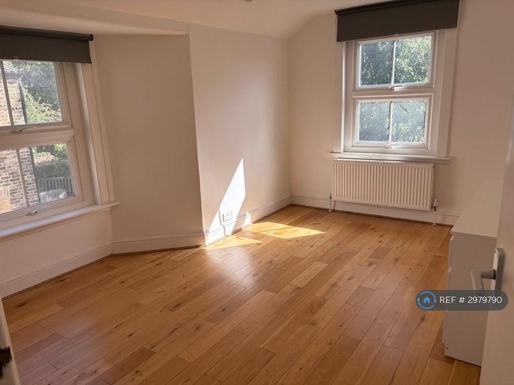 Apartment in London - View 3