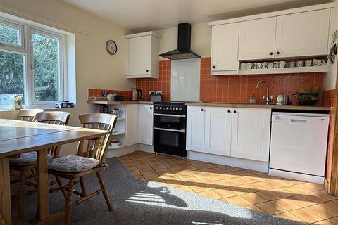 4 bedroom semi-detached house for sale, Leighton Road, Penn, Wolverhampton