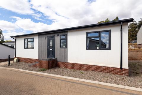 2 bedroom retirement property for sale, 40 East Court Steps, Saltmarshe Castle Park, Hereford, HR7