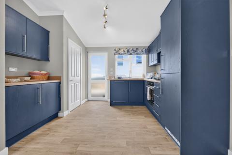2 bedroom retirement property for sale, 40 East Court Steps, Saltmarshe Castle Park, Hereford, HR7