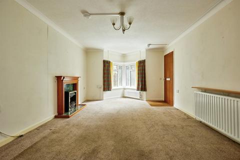 2 bedroom ground floor flat for sale, St. Edwards Court, Shaftesbury