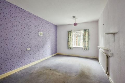 2 bedroom ground floor flat for sale, St. Edwards Court, Shaftesbury