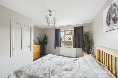2 bedroom semi-detached house for sale, Dimple Gardens, West Yorkshire WF5