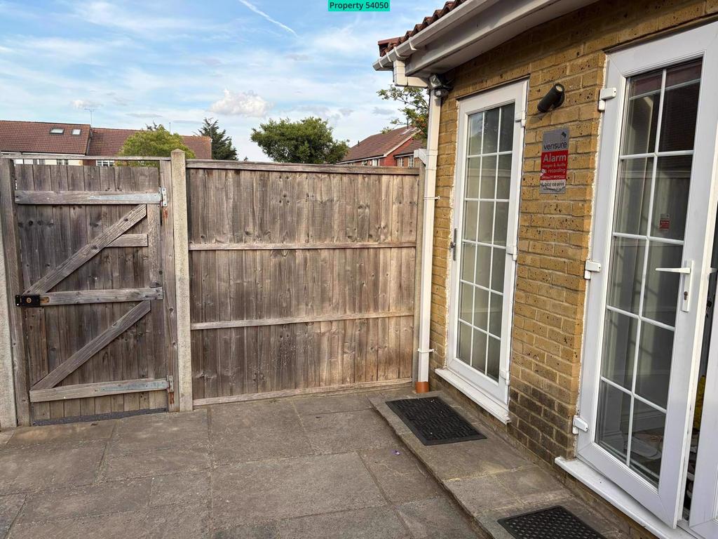 Apartment in Erith - View 2