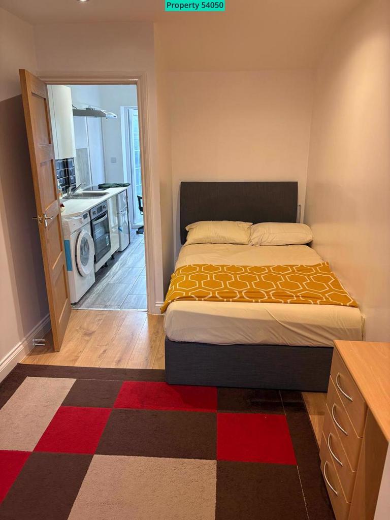 Apartment in Erith - View 5
