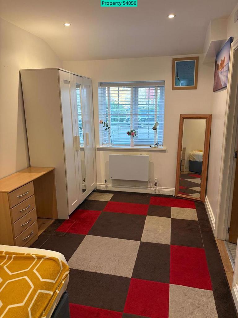 Apartment in Erith - More