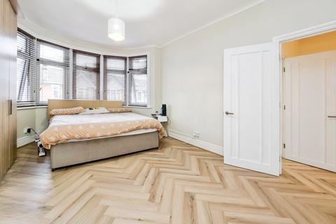 undefined, Lynford Gardens, Ilford, IG3