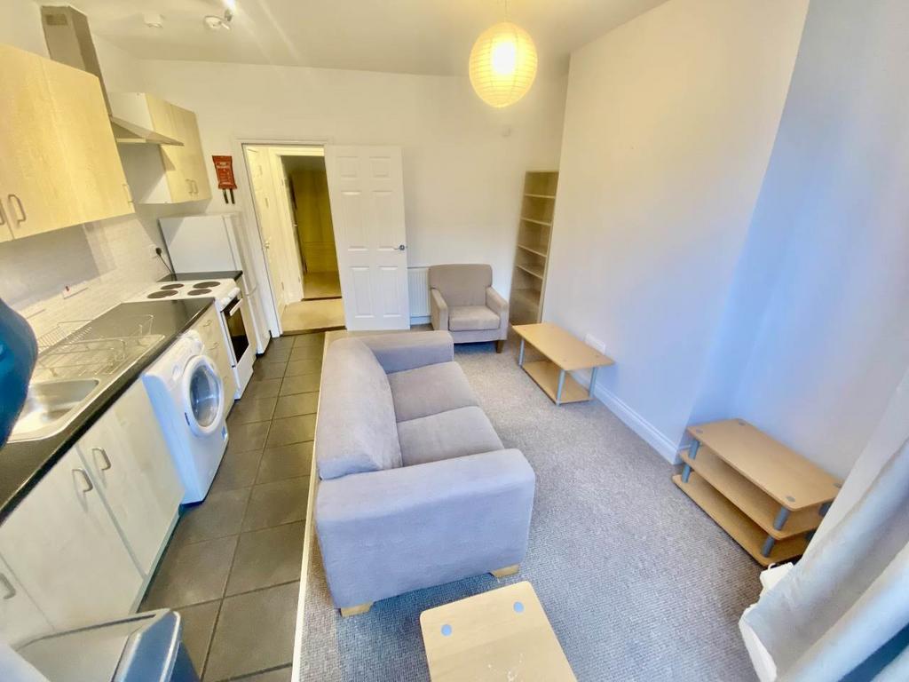Apartment in Swansea - View 3