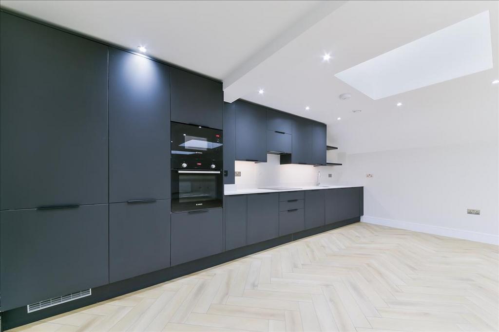 House in London - View 2