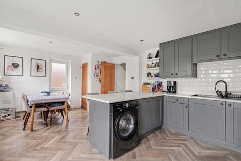 3 bedroom detached house for sale, Grove End Road, Farnham, Surrey, GU9