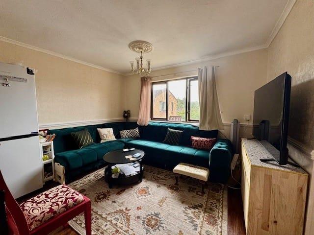 House in London, Cowley - View 2