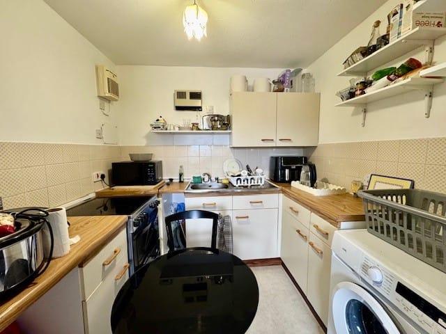 House in London, Cowley - View 4