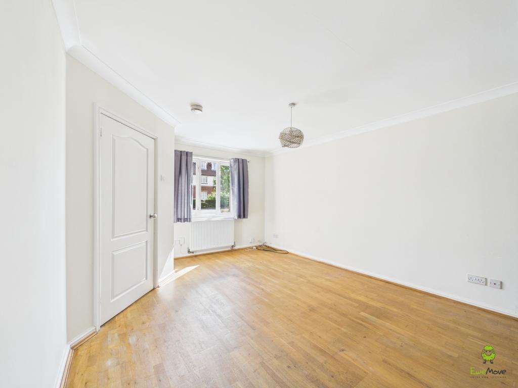 House in London - View 2